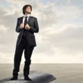 Qué tipo de estrategias utiliza un especialista en ecommerce para optimizar el costo por adquisición (cpa) y el retorno sobre la inversión (roi)?