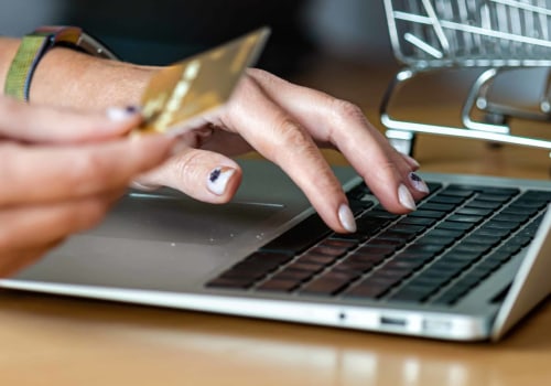 Cómo puede un especialista en ecommerce ayudar a mejorar la gestión del presupuesto publicitario de una tienda online?